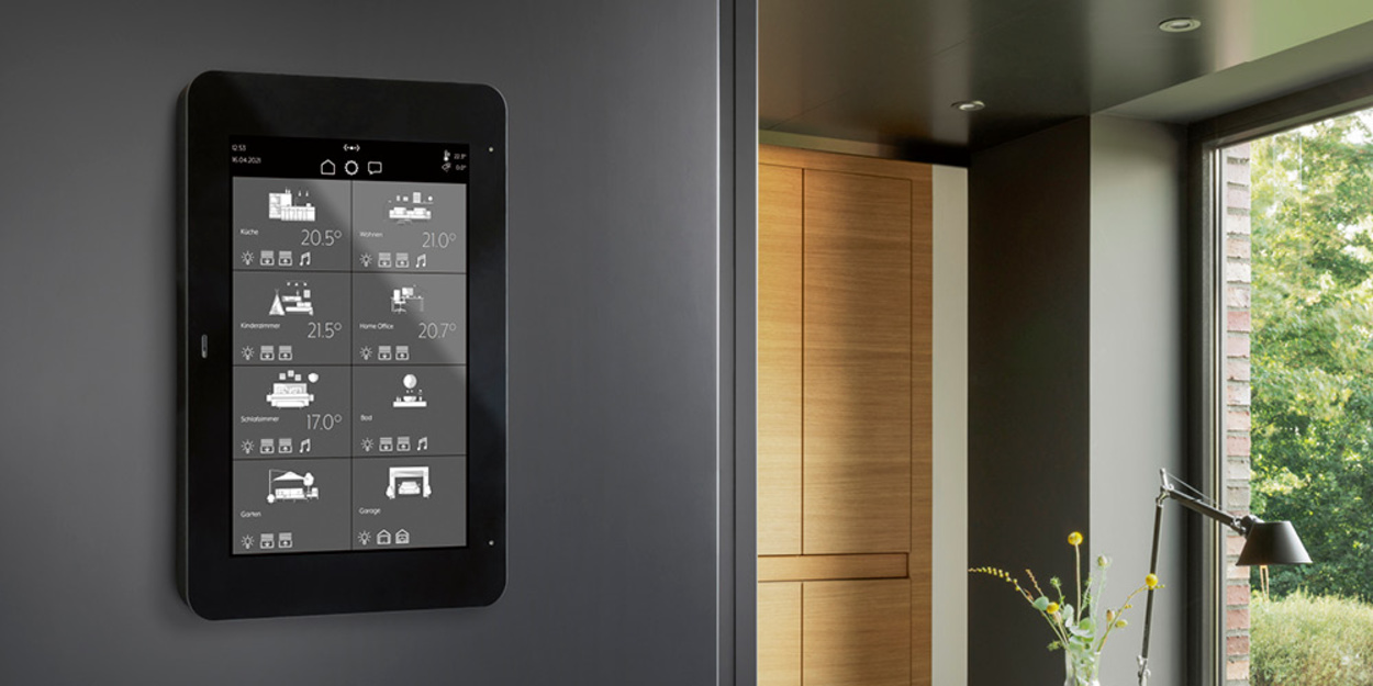 JUNG Smart Panel 8 bei Elektrotechnik Süß GmbH in Marburg
