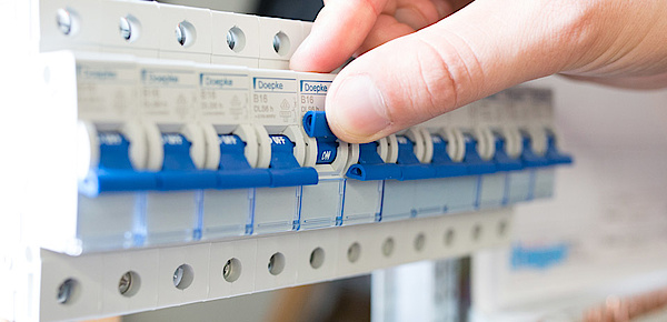 Schalt­schrank­bau bei Elektrotechnik Süß GmbH in Marburg